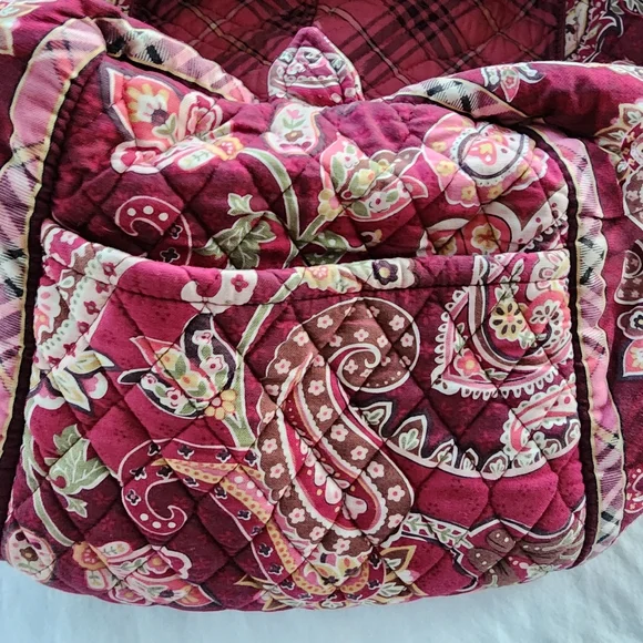 Vera Bradley Quilted Small Duffel Bag Burgundy Paisley Travel Gym Overnight Bag - Picture 2 of 5